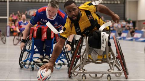 Luis Domingos scores a try for Castleford