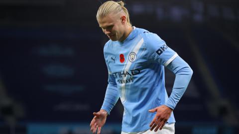 Erling Haaland does robot celebration